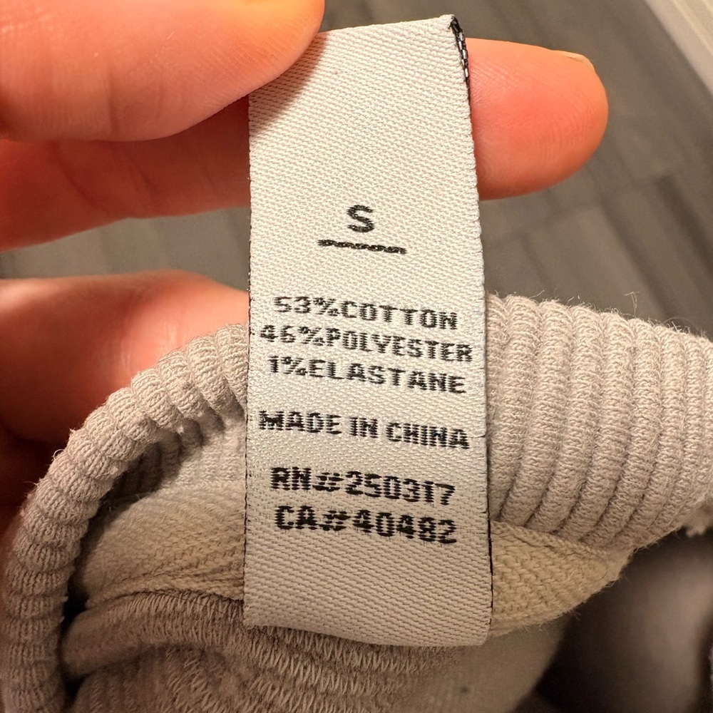 Small sweater with Side Zippers - Picture 5 of 7